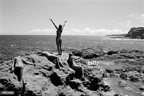 Women On Nude Beaches ストックフォトと画像 Getty Images