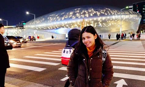 Adalah lorong waktu yang tayang perdana di sctv pada tahun 1999. 10 Potret Rieski Rucita, Pemeran Dini Sahabat Aruna di Sinetron Putri Mahkota