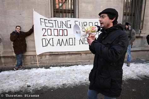 Kundgebung vor der griechischen Botschaft nach dem Unglück bei