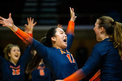 hope college volleyball stuns no 3 calvin for regional title to reach ncaa championships
