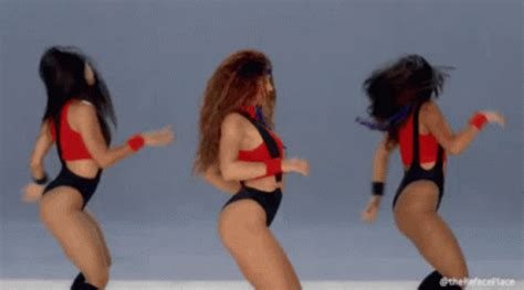 Shakira Dancing Gif Shakira Dancing Sexy Discover Share Gifs