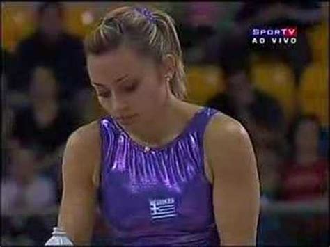 Apokleistikes fotografies apo ti vaptisi ton koritsion tous Vasiliki Millousi 2008 World Cup Doha Finals UB - YouTube