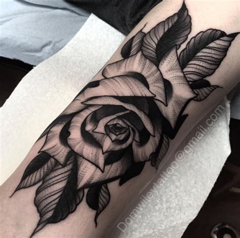 40 Blackwork Rose Tattoos Youll Instantly Love Tattooblend
