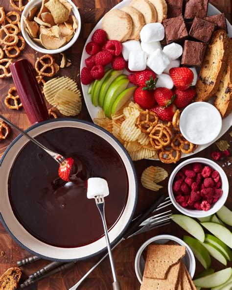 This Is The Perfect Homemade Chocolate Fondue Just 3 Ingredients