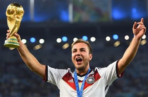 Mario uses items, which give him various powers, and differ between the games he is in. WM 2014: Legende mit 22: Fluch oder Segen? - Fußball ...