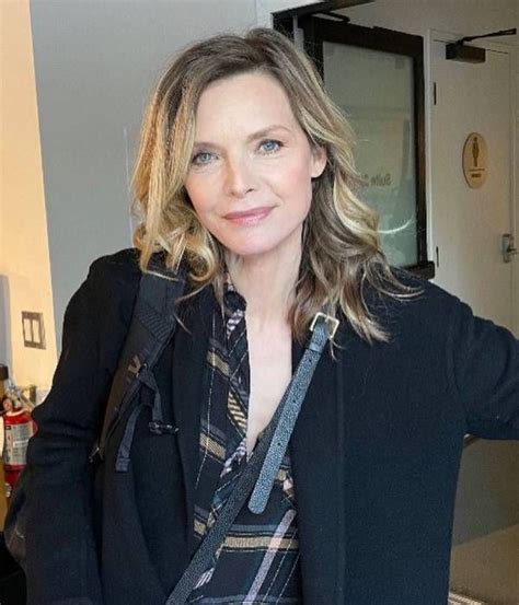 Michelle Pfeiffer Shares Ageless Photo A She Enjoys Special Reunion