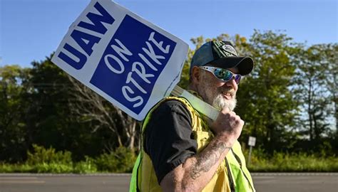 Uaw Strike Us Auto Workers Launch First Ever Joint Action For Wage Hikes