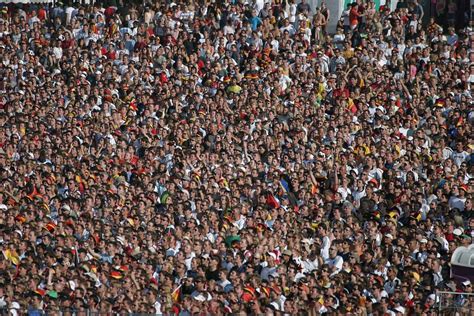 10 Incredible Facts About Crowd Psychology Youtuberandom