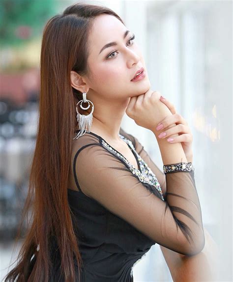 Chakkarin Singhannuta Most Beautiful Thai Ladyboy Models TG Beauty