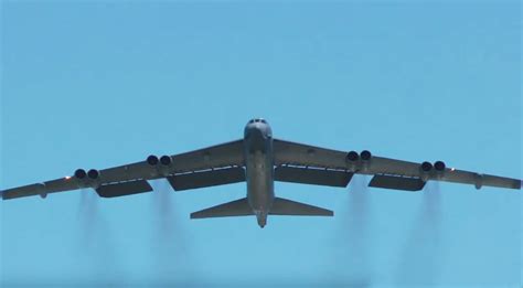 B 52 Stratofortress Waves At Crowd During Show World War Wings