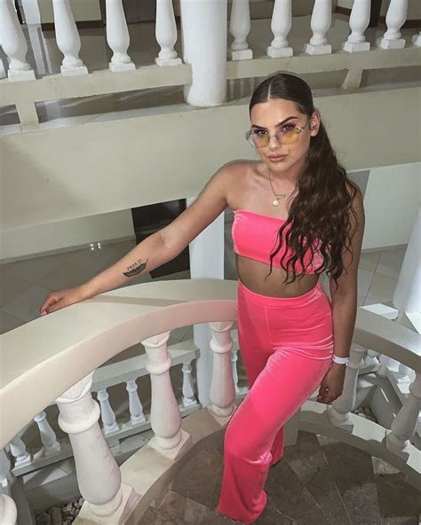 Check spelling or type a new query. Famke Louise | Fashion videos, Women, Next top model