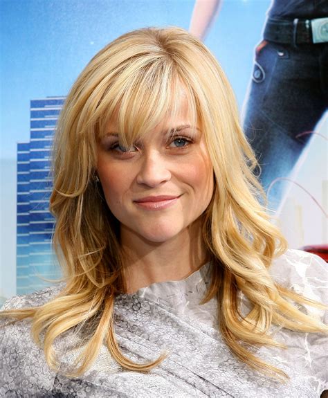 Ava Phillippes New Wispy Bangs Give Off 23 Year Old Reese Witherspoon Vibes Glamour