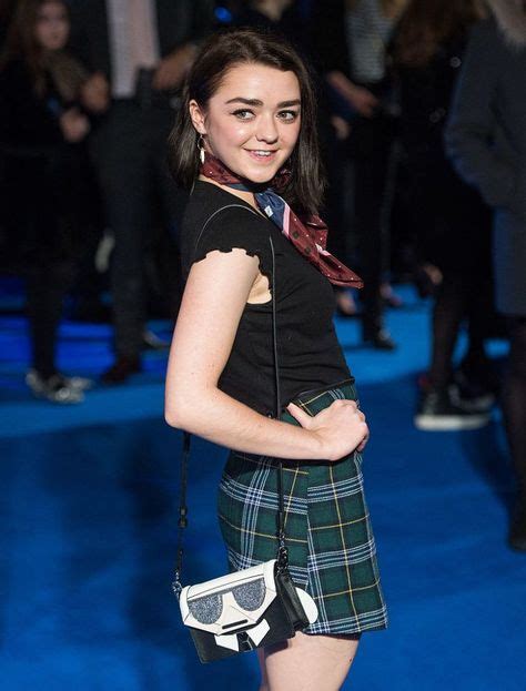 Maisie Williams Wore A Plaid Skirt And Knee Socks On The Red Carpet And