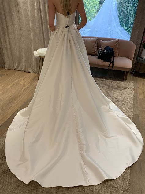 Pronovias Phoebe Wedding Dress Save 21 Stillwhite