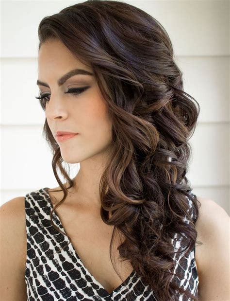 24 Neckline Hairstyle Ideas With A Guide On How To Wear Your Hair With Dresses Side Curls