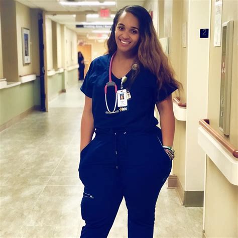 Nurse Meek 💕 Women Looking For Men Scrub Style Women In Uniform