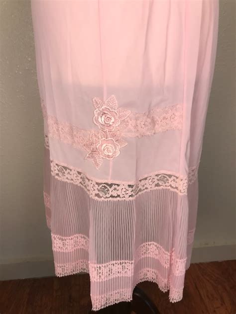 Vintage Lingerie Pink Lace Half Slip Gem