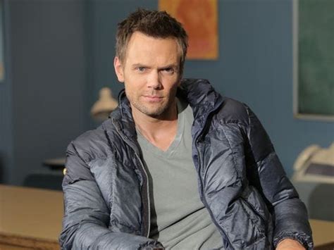 Joel Mchale Takes Funny Twitpics From The Set