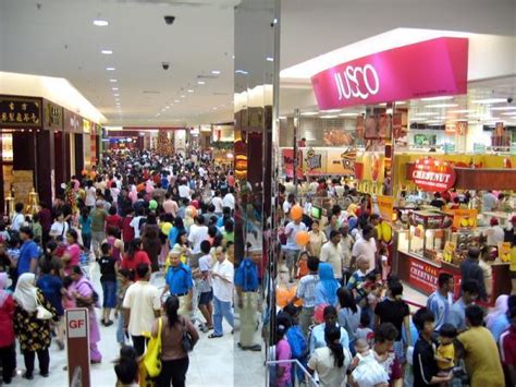 The aeon bukit tinggi shopping centre is also popularly known as jusco bukit tinggi and is the newest shopping centre in klang, the royal town of selangor. Aeon Bukit Tinggi Shopping Centre - Klang
