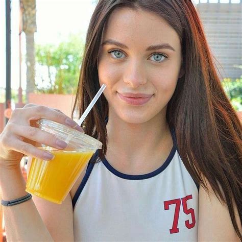 Lana Rhoades Scams Her Community Runs Away With Million Techstory