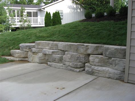 Rosetta Outcropping Traditional Landscape St Louis By Midwest