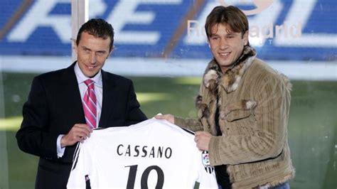 In the space of a week, you have to contend with both halloween and guy fawkes night, offer your two. Cassano e la presentazione al Real: "Mi volevano in giacca ...