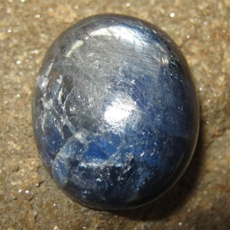 Batu Mulia Natural Safir Lustrous Oval Cabochon 4925 Carat