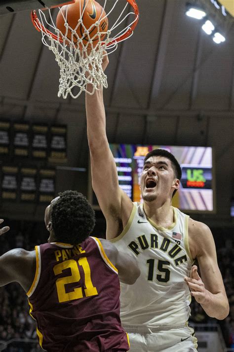 Edey's 31 points, 22 boards lead No. 5 Purdue past Minnesota - Seattle