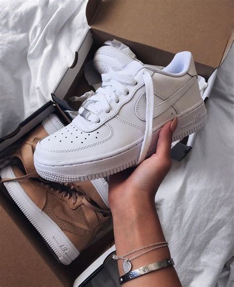 Follow SlayinQueens For More Poppin Pins Zapatos Nike Blancos