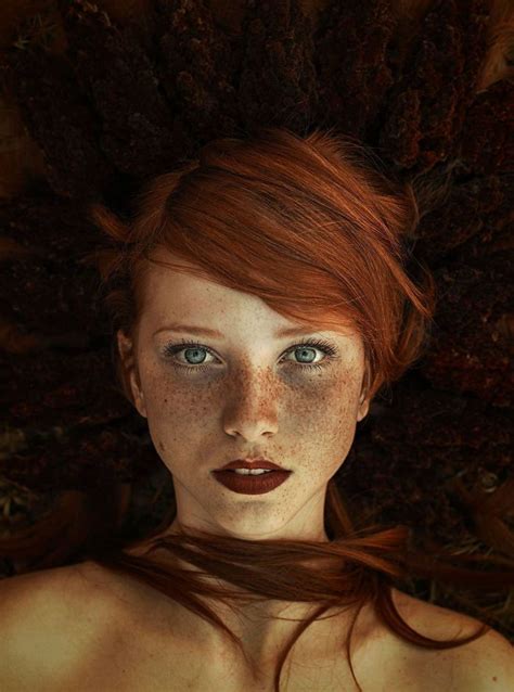 15 Freckled People Wholl Hypnotize You With Their Unique Beauty