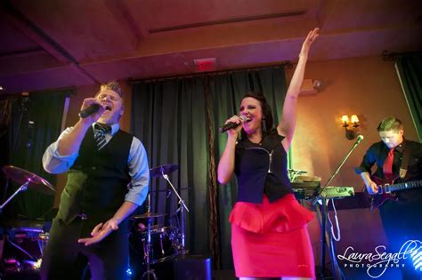 Hire Sapphire Sky Live Bands Djs And Entertainers Beyer Entertainment