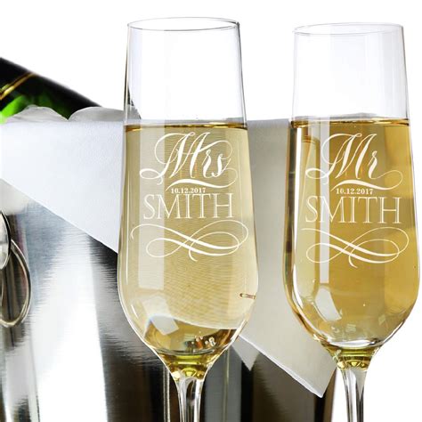 Set Of 2 Mr Mrs Wedding Champagne Flutes Personalized Champagne Flute Wedding Favors Custom