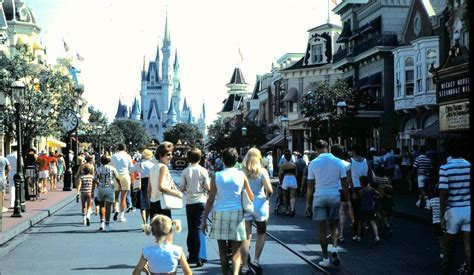 Walt Disney World Attractions 1971 Main Street Pop In