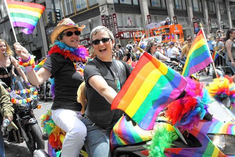 Calendrier des gay pride en france 2021. Gay Pride Parade marchers celebrate 1-year anniversary of ...