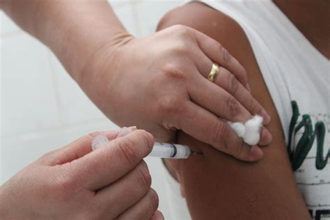 Vacinação é a administração de uma vacina. Prefeitura de Anápolis / Vacinação contra gripe começa dia ...