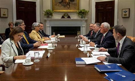 En él se ve al joven correr para huir de los disparos. Confirma Ebrard despliegue de 6 mil hombres en la frontera ...