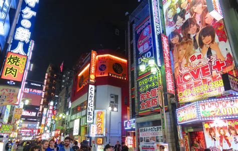 Hot Or Not Visiting Shinjuku And The Red Light District Of Kabukichō