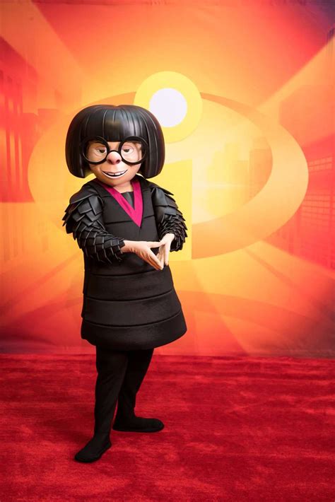 First Look Edna Mode From ‘the Incredibles Visiting Disney Parks This
