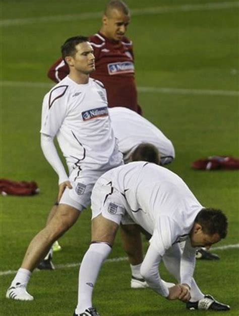 Funny Football Moments Have A Good Day Funny Soccer Pictures