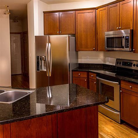 Rénover sa cuisine c'est une entreprise de décapage, relookage, refacing, spécialiser à transformer votre cuisine, la modifier, la rajeunir, la métamorphoser. 10 idées faciles pour rénover sa cuisine et sa salle de bain - Je Décore