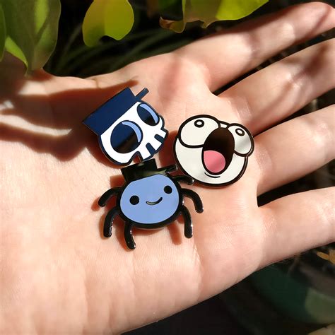 I Made My First Loading Artist Pins Renamelpins