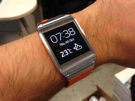 Samsungs Smart Watch Is A Dud The New York Times Says