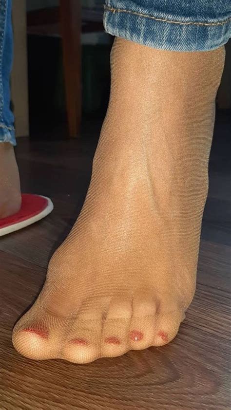 Pin Auf Feet In Nylon