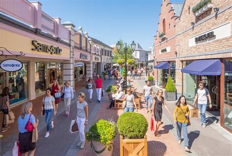 You can also park easily at the designer outlet and there are also a lot of. Designer Outlet Roermond - Alles wat u moet weten voordat ...