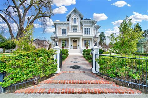 25 Reasons To Invest In Historic Gable Mansion Story Studio