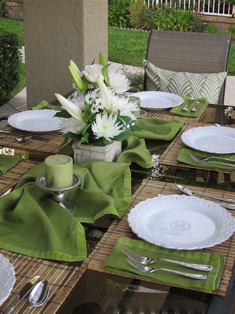 Mastered how to set a casual dinner table. Easter & Spring Tablescapes | Lori's favorite things ...
