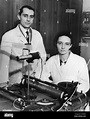 Frédéric Joliot-Curie e Irène Joliot-Curie en su laboratorio, 1935 ...