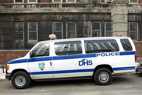 Dhs Department Of Homeless Services Police Van New York C Flickr