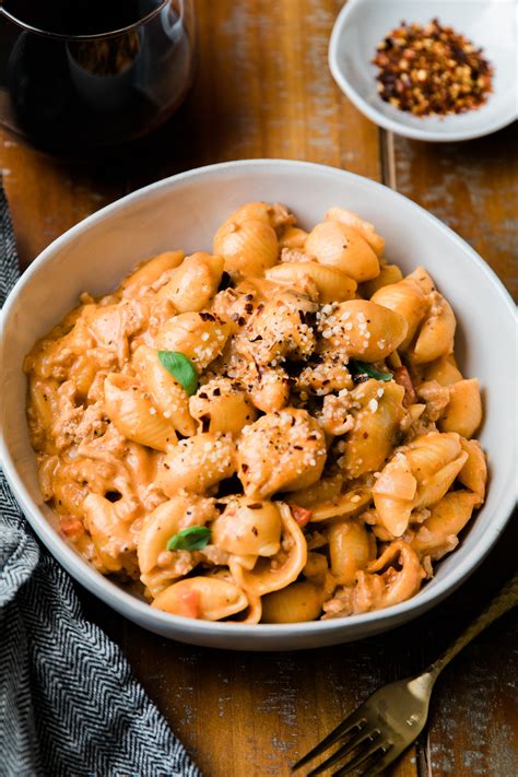 But to make it the authentic way, use an equal amount of duck breast trimmed of fat, freeze it for 10 minutes and then finely chop by hand. Easy Shell Pasta with Ground Turkey | Kroll's Korner