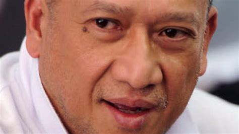 Withdrawing his support for the pn government, padang rengas mp datuk seri mohamed nazri abdul aziz said the emergency may have been requested by prime minister tan sri muhyiddin yassin because he knew he had lost the. Nazri dismisses talk of 40 Umno MPs jumping to PPBM